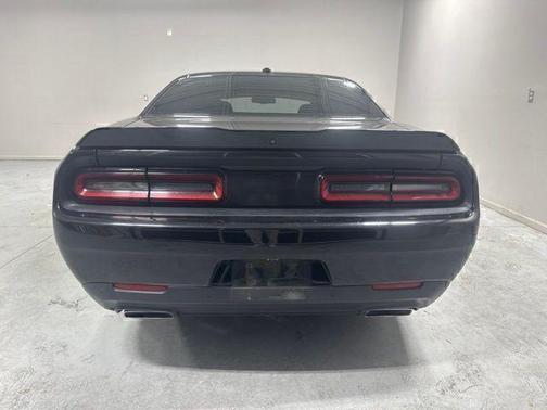 Pitch Black Clearcoat 2017 Dodge Challenger R/T