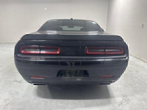 Pitch Black Clearcoat 2017 Dodge Challenger R/T