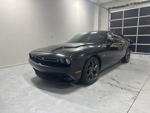 Pitch Black Clearcoat 2017 Dodge Challenger R/T