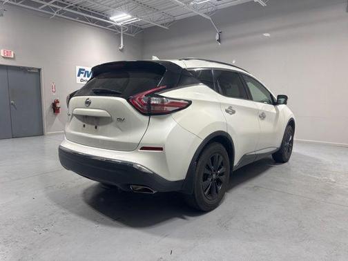 White 2018 Nissan Murano SV