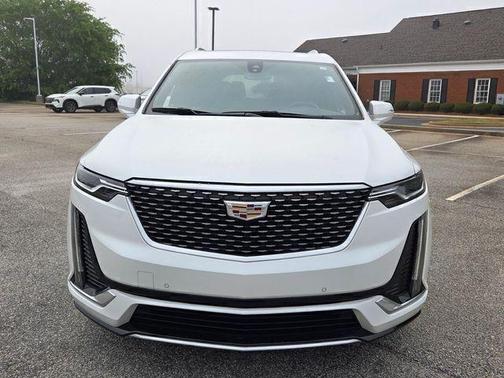 Crystal White 2023 Cadillac XT6 Luxury FWD