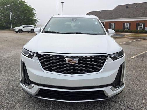 Crystal White 2023 Cadillac XT6 Luxury FWD