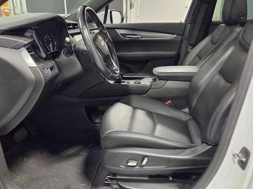 Crystal White 2023 Cadillac XT6 Luxury FWD
