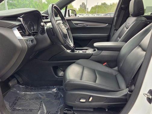 Crystal White 2023 Cadillac XT6 Luxury FWD