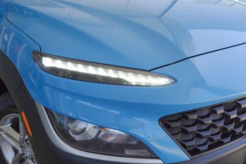 2022 Hyundai KONA SE