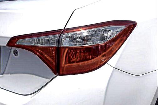 Super White 2015 Toyota Corolla LE