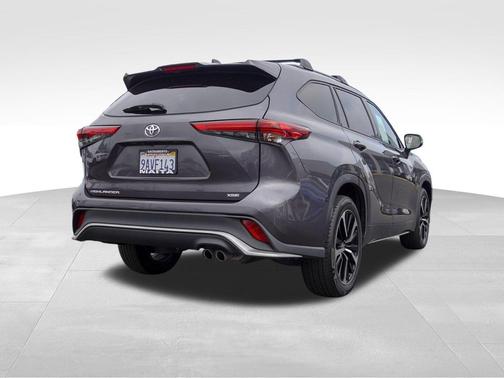 2022 Toyota Highlander XSE