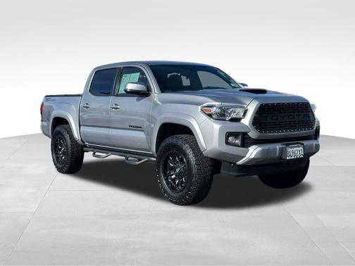 2016 Toyota Tacoma TRD Sport