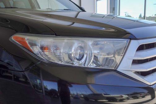 2012 Toyota Highlander SE