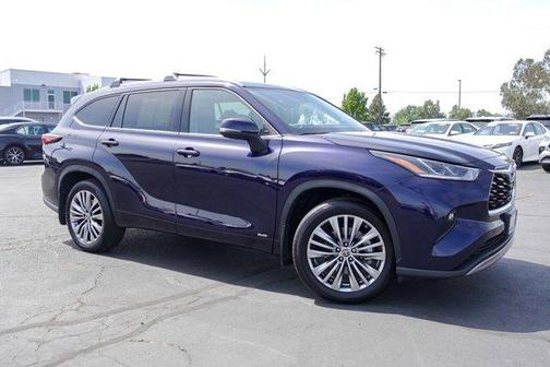 2024 Toyota Highlander Hybrid Platinum