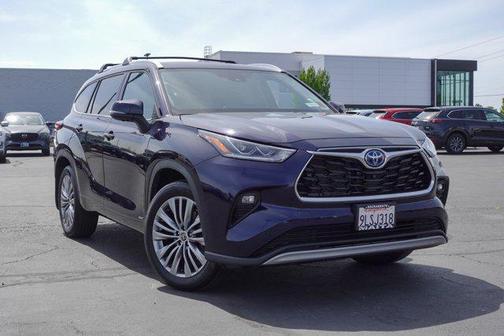 2024 Toyota Highlander Hybrid Platinum