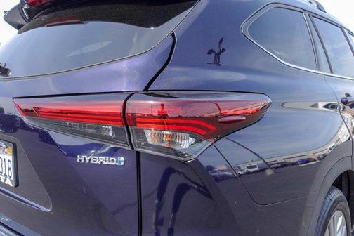 2024 Toyota Highlander Hybrid Platinum