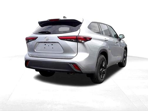Cutting Edge 2024 Toyota Highlander LE