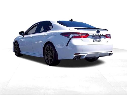Ice Cap 2023 Toyota Camry SE
