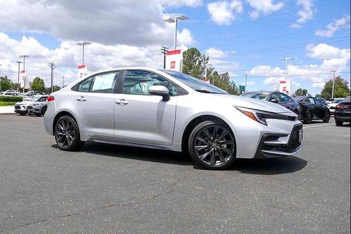 Classic Silver Metallic 2025 Toyota Corolla SE