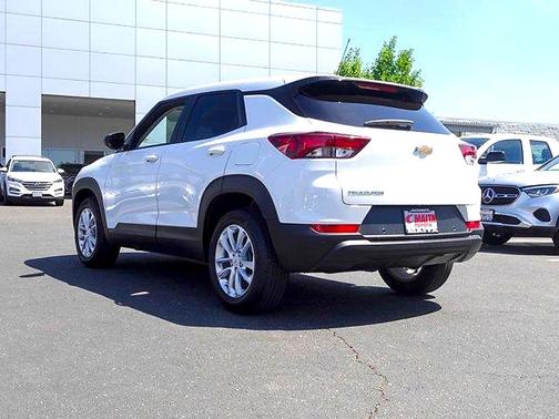 Summit White 2025 Chevrolet Trailblazer LS
