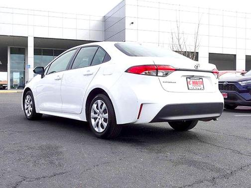 Ice Cap 2024 Toyota Corolla LE