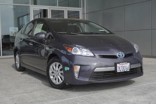 2015 Toyota Prius Plug-in Base
