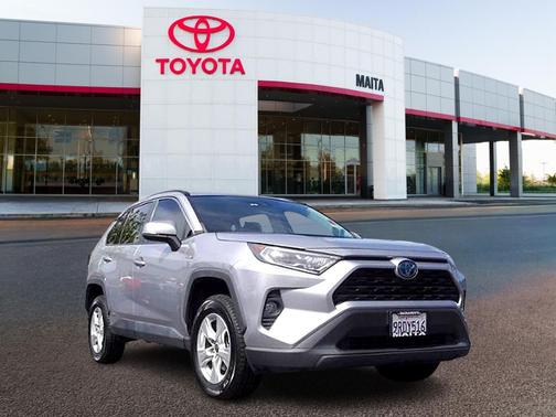Silver Sky Metallic 2021 Toyota RAV4 Hybrid XLE