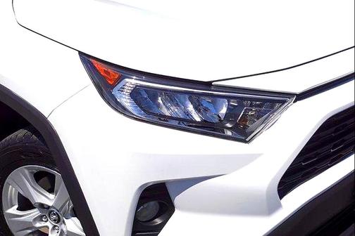 Super White 2021 Toyota RAV4 XLE