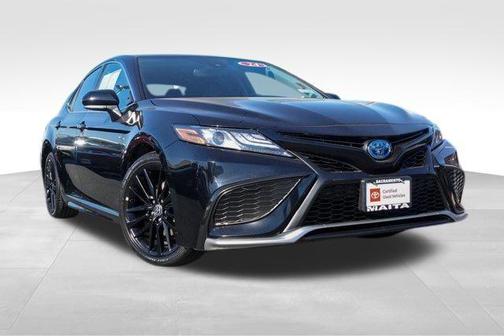 2024 Toyota Camry Hybrid SE