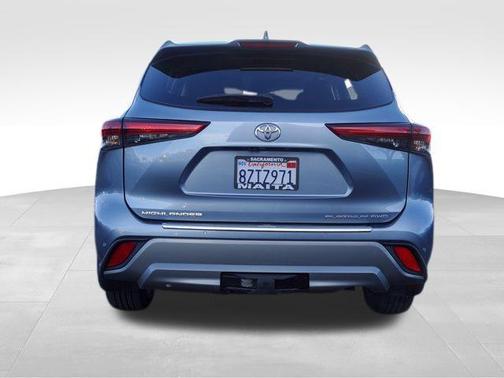 2022 Toyota Highlander Platinum