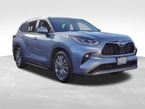 2022 Toyota Highlander Platinum