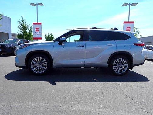 Celestial Silver Metallic 2021 Toyota Highlander Hybrid Platinum