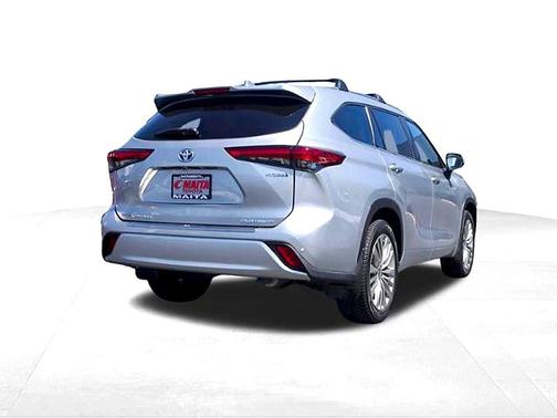 Celestial Silver Metallic 2021 Toyota Highlander Hybrid Platinum