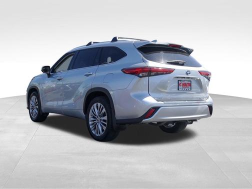 Celestial Silver Metallic 2021 Toyota Highlander Hybrid Platinum