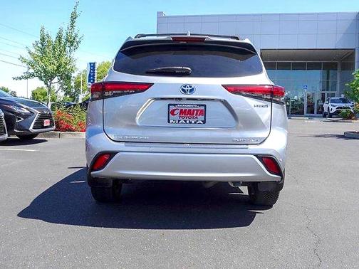 Celestial Silver Metallic 2021 Toyota Highlander Hybrid Platinum