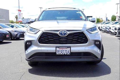 Celestial Silver Metallic 2023 Toyota Highlander Hybrid Limited