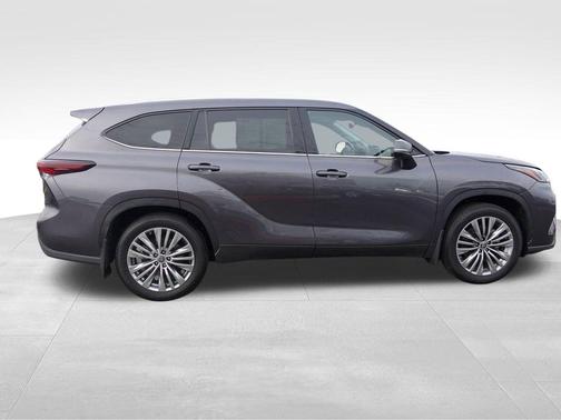 2024 Toyota Highlander Platinum