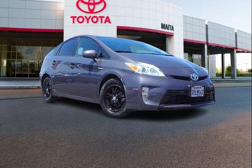 Classic Silver Metallic 2015 Toyota Prius LE