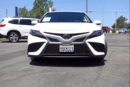 White 2022 Toyota Camry SE