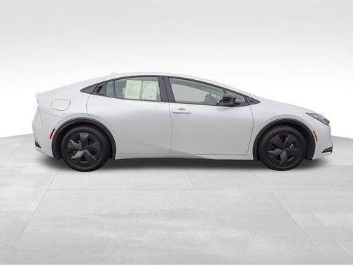 2025 Toyota Prius Plug-In Hybrid SE