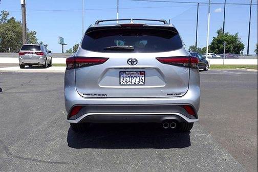 Celestial Silver Metallic 2023 Toyota Highlander XSE