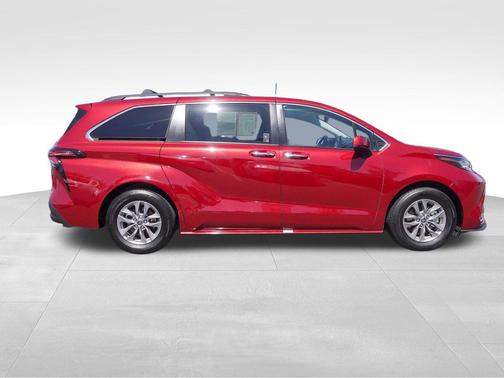 Ruby Flare Pearl 2022 Toyota Sienna XLE