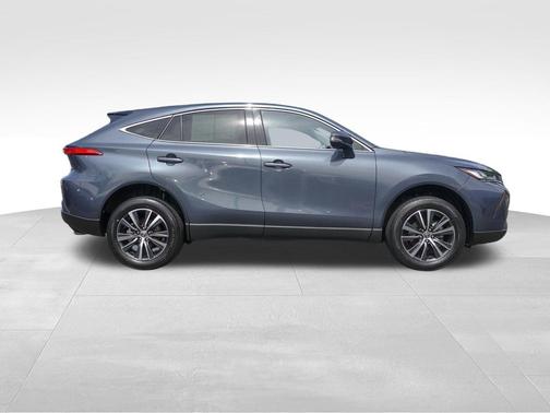 Coastal Gray Metallic 2024 Toyota Venza LE