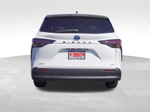 2025 Toyota Sienna LE