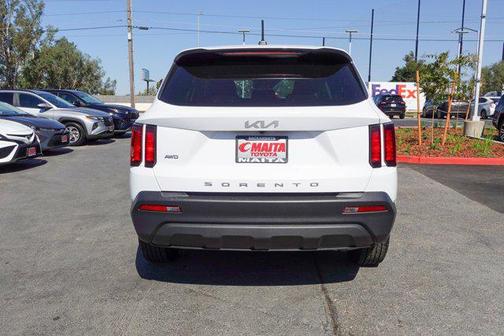 2022 Kia Sorento LX