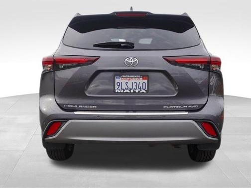 2024 Toyota Highlander 