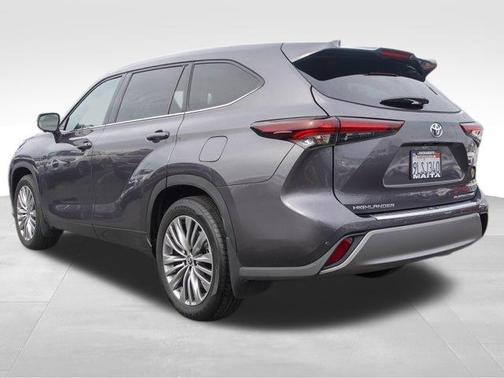 2024 Toyota Highlander 