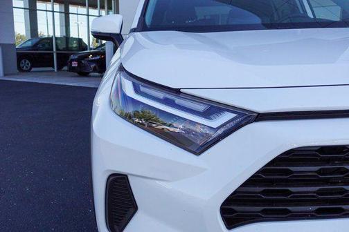 2023 Toyota RAV4 Hybrid LE