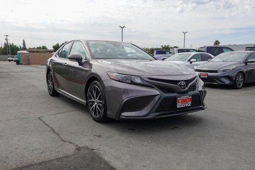 2022 Toyota Camry SE