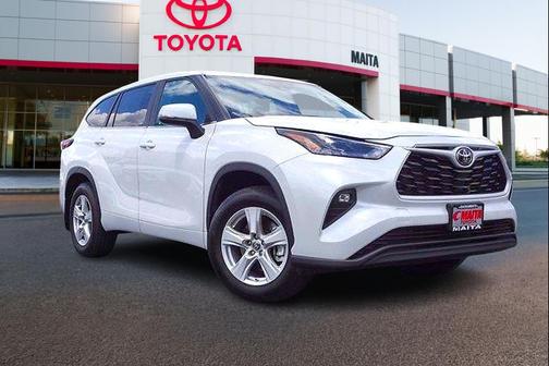White 2025 Toyota Highlander LE