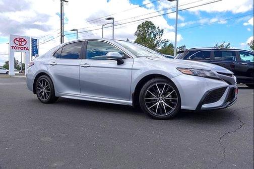 Celestial Silver Metallic 2023 Toyota Camry SE