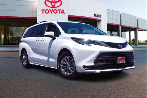 Ice Cap 2025 Toyota Sienna LE