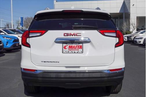 2024 GMC Terrain SLT
