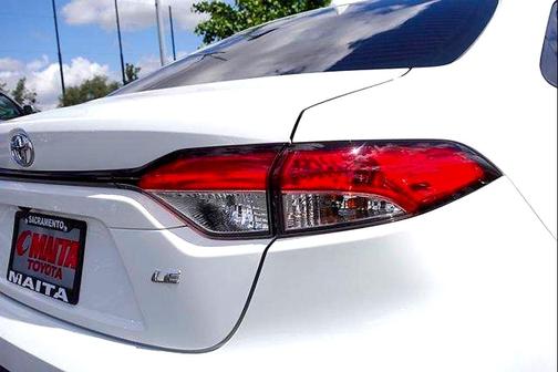 Super White 2021 Toyota Corolla LE